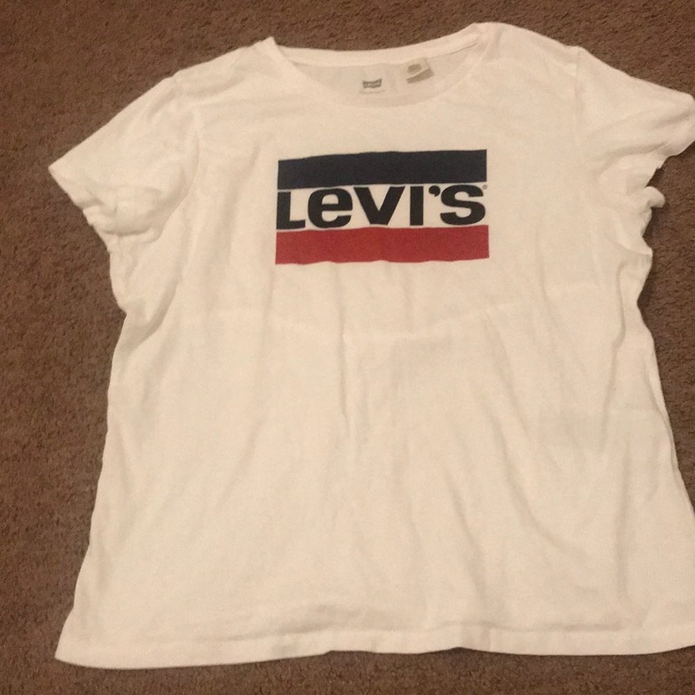 levi’s t shirt!